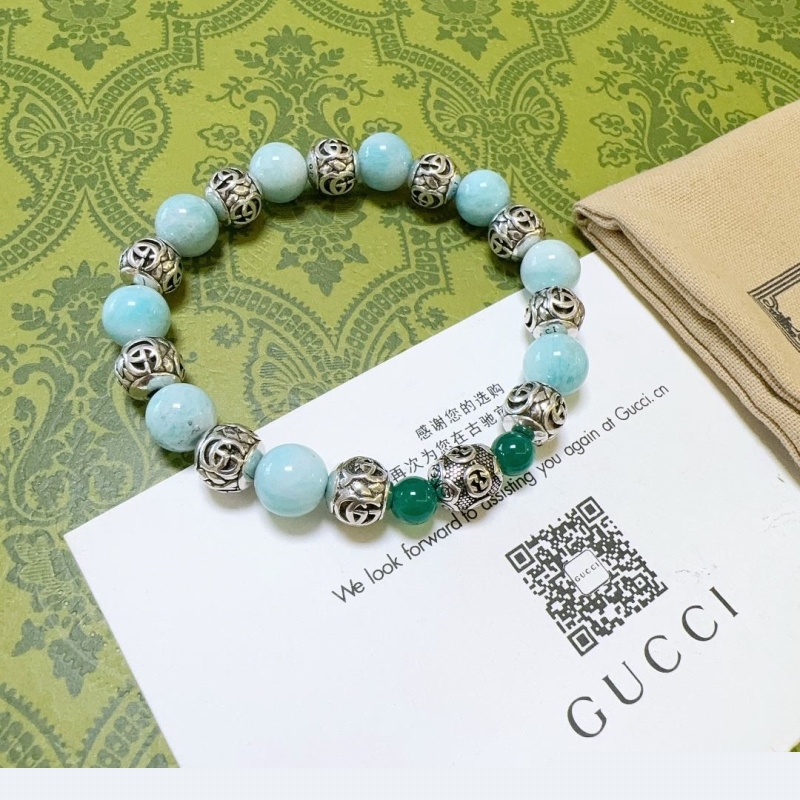 G*u*i bracelets